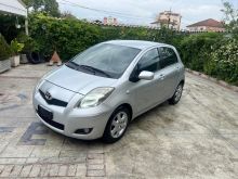 Toyota yaris 1.3 benzine automat