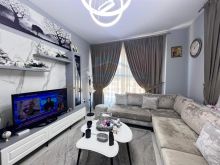 Shitet, Apartament 1+1, Kompleksi Tirana Trio Towers, Tiranë.