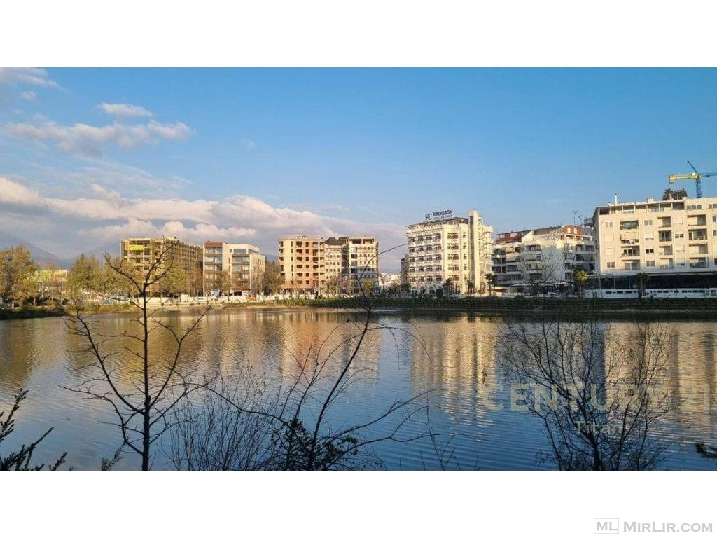 Shitet Apartament 2+1 te Liqeni i Thate!