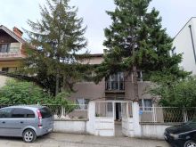 Shitet shtepia në Bazhdarhane me 3.7Ari