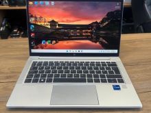 HP EliteBook 830 G8,  i5-1145G7, 24 GB Ram DDr4 512 GB SSD