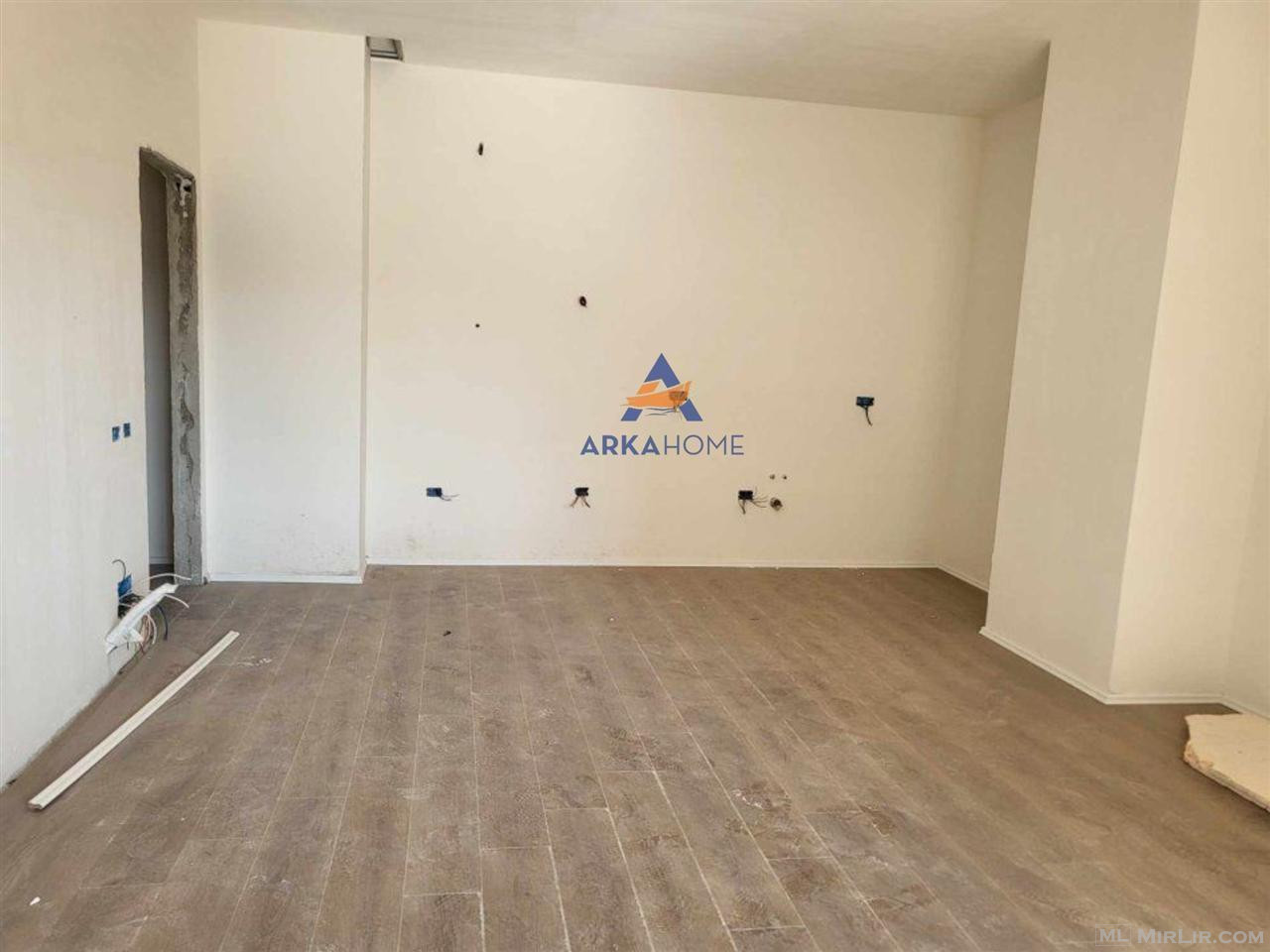 SHITET APARTAMENT 2+1 \"PRANE SHKOLLES VASIL SHANTO\" 292.500