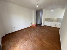 SHITET APARTAMENT 2+1 NË LUNGOMARE,VLORË 📍 Pranë Hanover