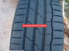1 Gomë tek 225/40/19 Hankok.