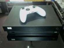 Xbox One X + Leve