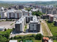Shitet banesa me sipërfaqe prej 125m2 e cila ndodhet në komp