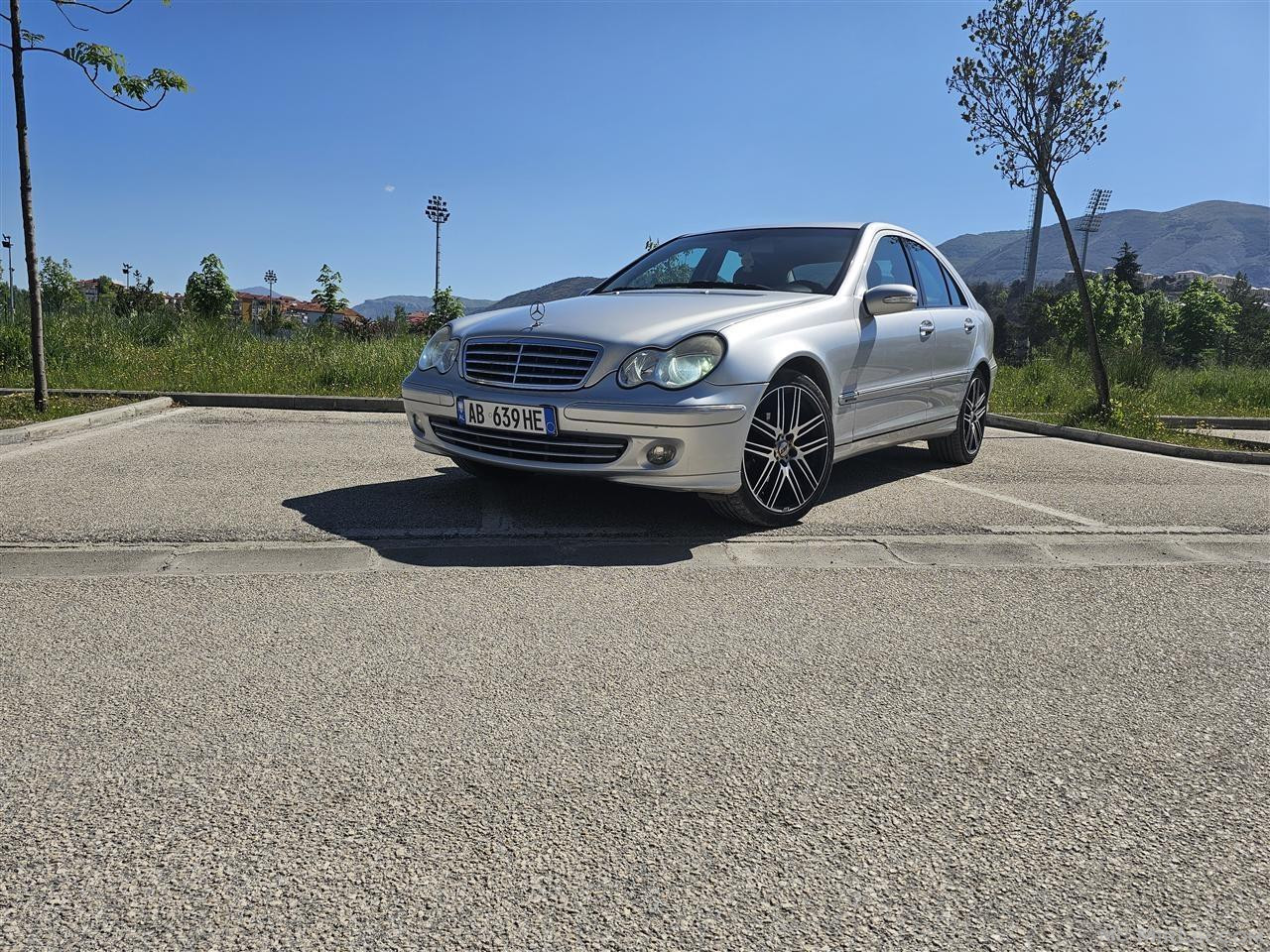 Shitet C-Class 200 cdi me disqe 18