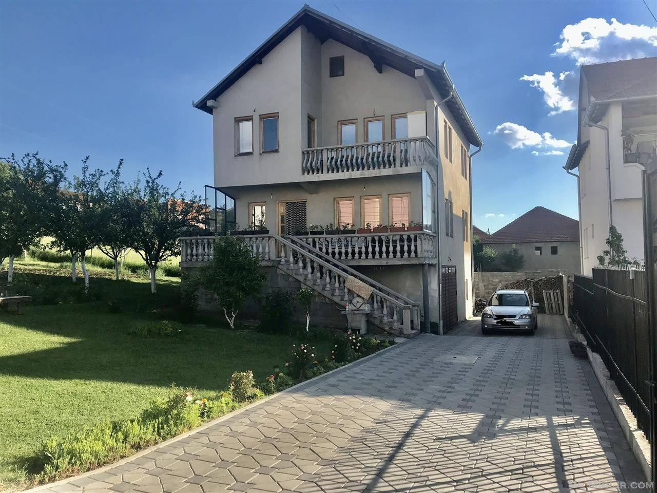 Shtepi ne Mitrovice