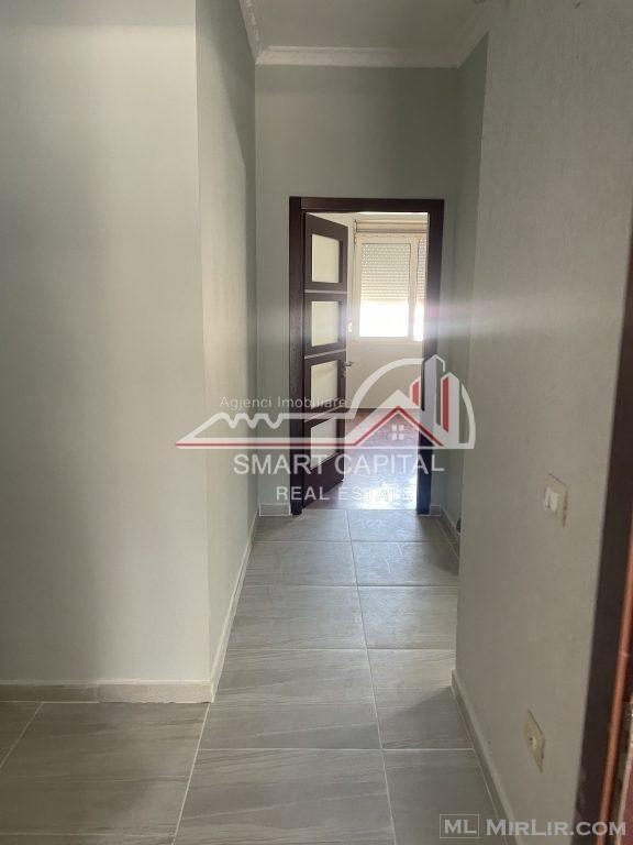 SHITET APARTAMENT 1+1, TEK CONADI, VLORE !!