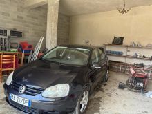 Shitet Makina per arsye emigrimi!