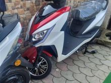 Skuter elektrik te Ri