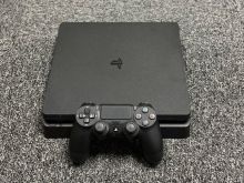PS4 SLIM + 20 LOJRA ( FORTNITE, APEX, PUBG, ETJ )