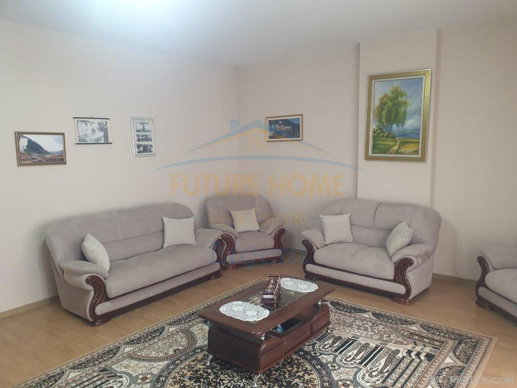 Shitet, Vilë 3 Katëshe, Ali Demi, Tiranë.
