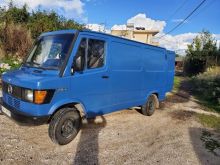 Mercedez Benz Fugon 208D