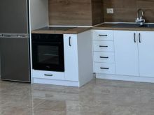 Pogradec - Pran Kartodromit, Shitet Apartament 2+1