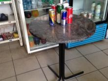 Tavolina Nga Mermeri