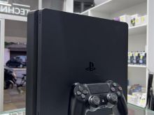 Play Station 4 Slim