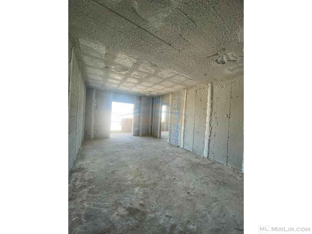 Shitet, Apartament 1+1, Golem.