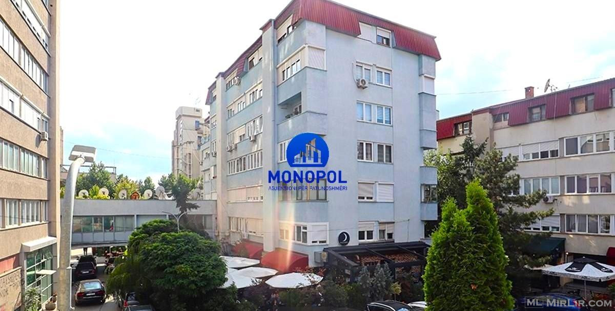 SHITET Banesa në Qendër, tek Grandi📍