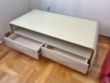 Tavolinë salloni dhe komodinë për TV
