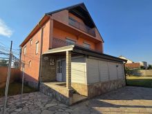 LINA-Shitet Shtepia 250m2 me 7.2ari oborr Ferizaj