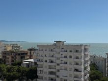 Shitet apartament 2+1