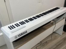 Piano Yamaha p-105