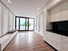 0698244160Apartament 3+2 Për Shitje në Ish-URT
