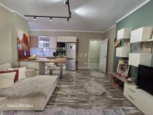 0698244160 Shitet Apartament 1+1 në Plazh, 20 Metra nga Deti