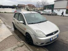 Shitet Ford fiesta 1.4 nafte