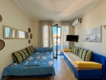 Golem,garsoniere ne zone kompleksi,afer Miami beach.