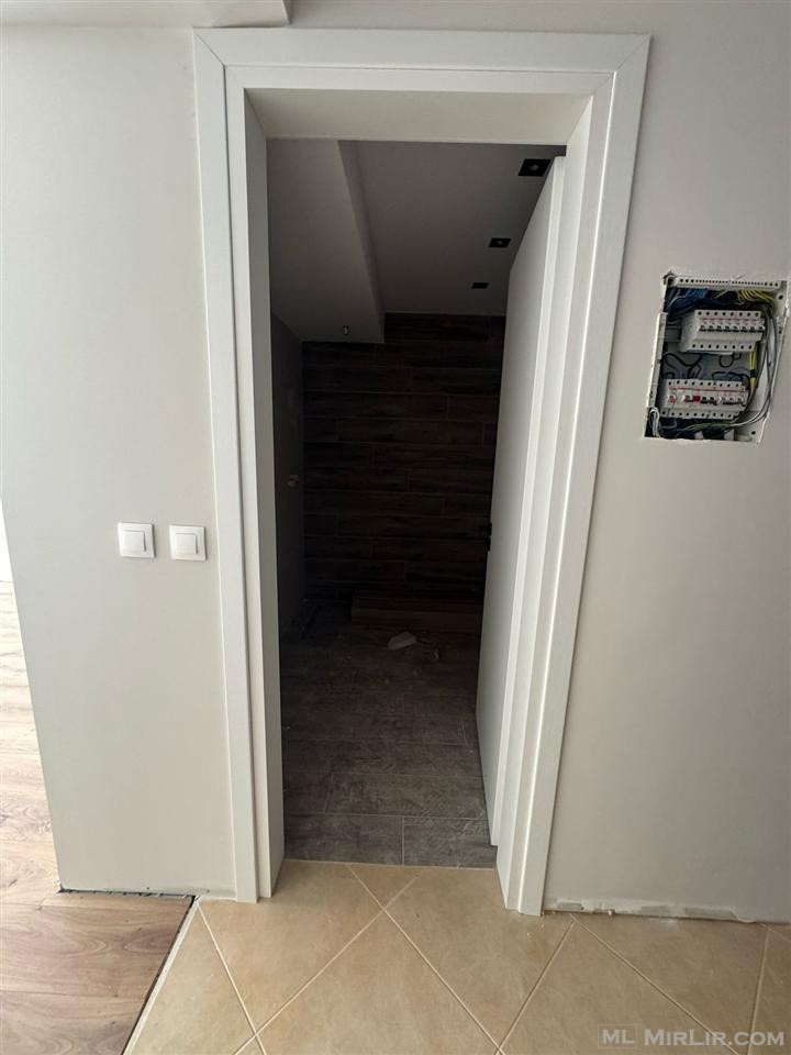 Shitet Apartament 1+1