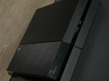 Shes: PS4 500GB me dy kontrollues+ FIFA19 Gjendje shum e mir