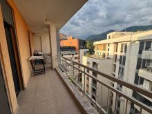 Shitet apartament 2+1+2 me dy ballkone në Fresk