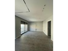 0692114320 Shitet, Apartament 1+1, Pazari Ri, Tiranë.