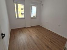 Shitet apartament 2+1 në TIRANË