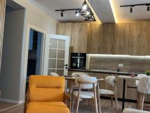 SHITET SUPER APARTAMENT 3+1 + VERANDË NE PLAZH, DURRËS