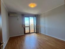 Shitet, Apartament 2+1, Kinostudio