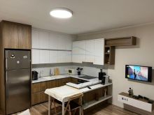 Shitet, Apartament 1+1 , Rruga e Kavajes, Tiranë.