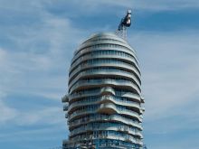 📌 Shitet Apartament 2+1 tek Tirana Rock Tower – Qendër 📍