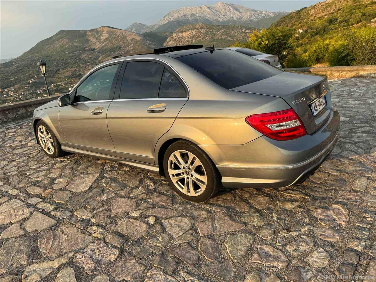 Mercedez-Benz..c class 220