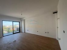 0693426419 Shitet, Apartament 2+1+2, Rruga e Barrikadave, Ti