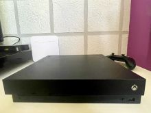 OKAZION XBOX ONE X 1TB
