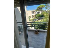 Shitet apartament 2+1 ne Kompleksin Lura 3 prane gjirit te L
