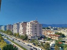 Shitet apartament 117 m², 8 kati me ashensor, pranë plazhit