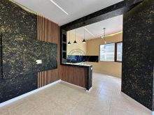 Shitet, Apartament 3+1, pranë Shkollës \"Bajram Curri\" Plazh.