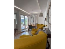 0695136472 Shitet, Apartament 2+1+Verandë,Blloku.