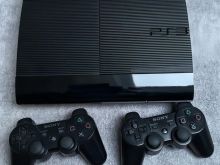 PS3 Super Slim me Cip & 70 Lojera