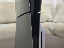 Playstation 5 slim e diskutueshem