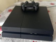 Ps4  me 8 lojra te instaluara + 3 disqe